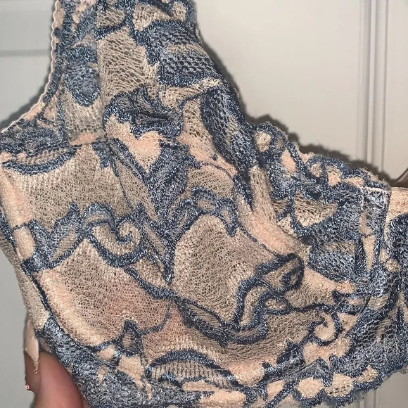 Wacoal Lost In Lace Bra - Picture 3 of 4